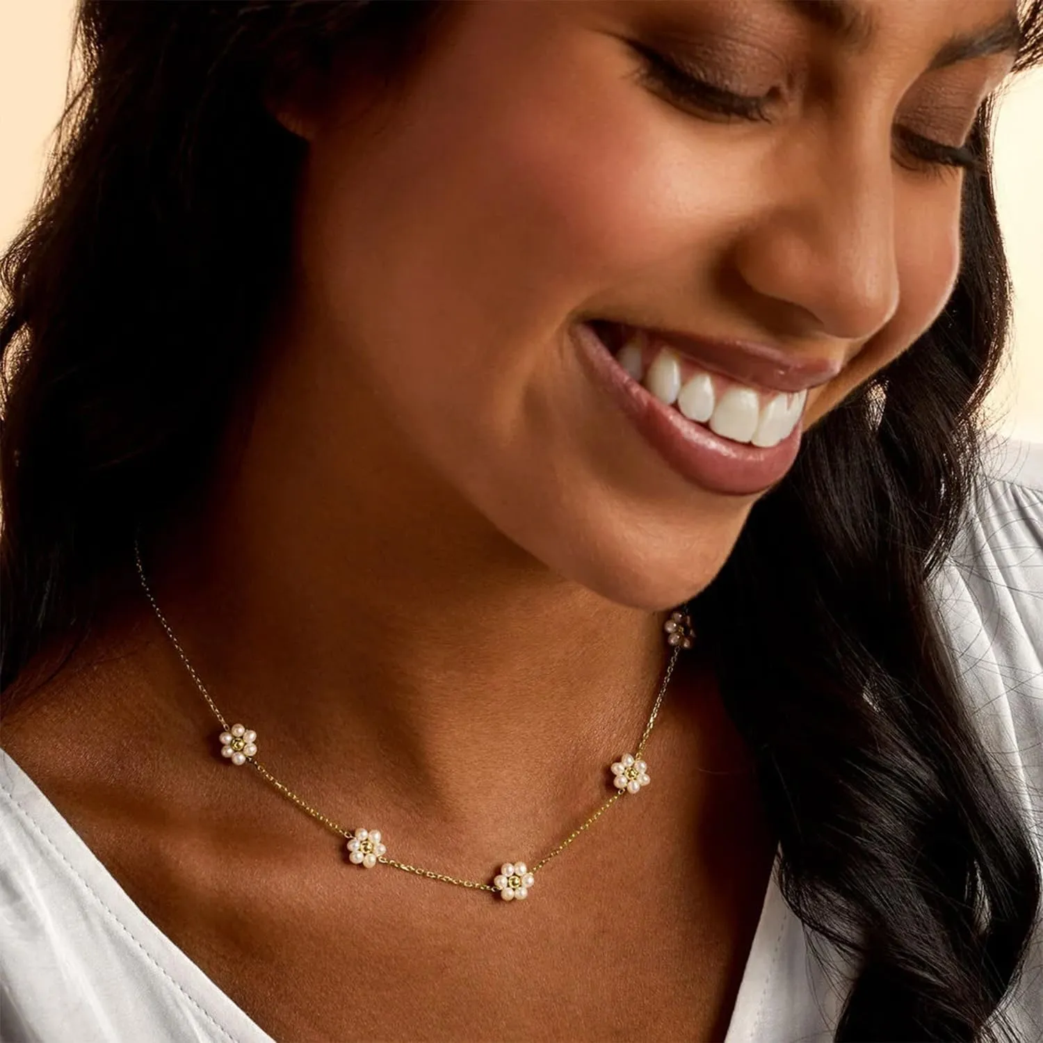 2PCS Dainty Flower Choker Necklace for Women Trendy Non Tarnish 14K Gold Plated Small Cubic Zirconia Necklace Cute Pearl Daisy Choker Jewelry Gifts