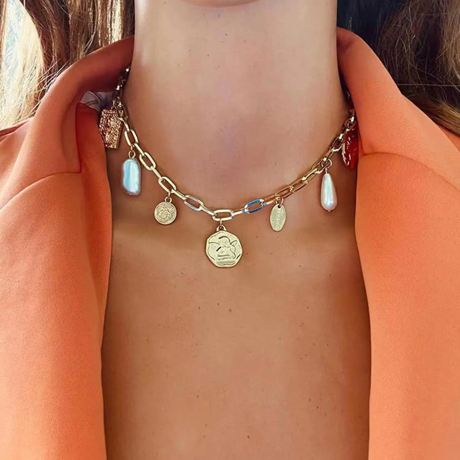 Charm Necklace for Women Gold Charm Necklace Gold Paperclip Chain Necklace for Women Boho Beach Necklaces Cute Shell Starfish Charm Puka Beach Necklace Summer Beachy Jewelry