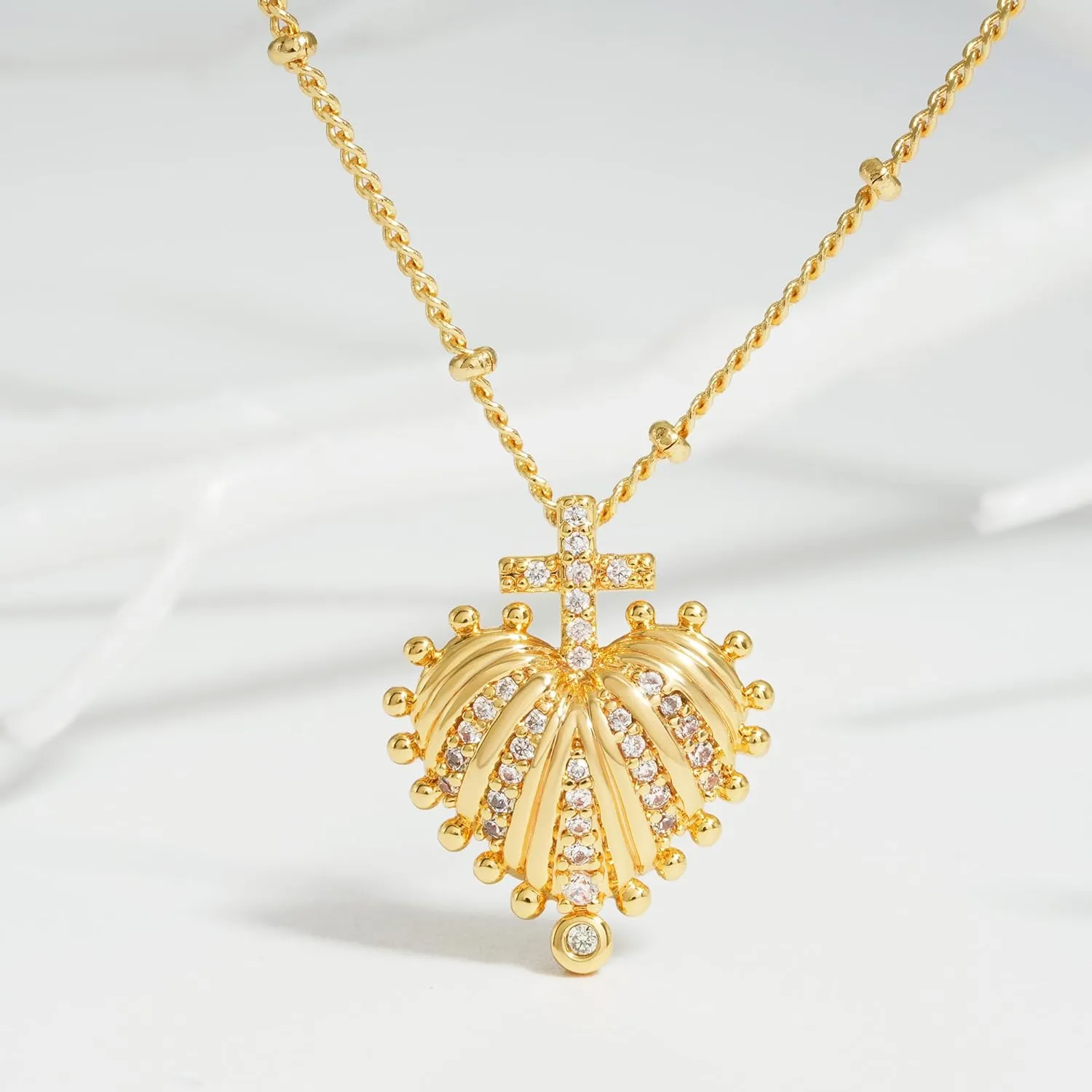 Fettero Gold Neckalce for Women 14K Gold Plated Charm Love Heart Pendant | Heart Charm Necklace for Mum Valentine's Day Jewelry