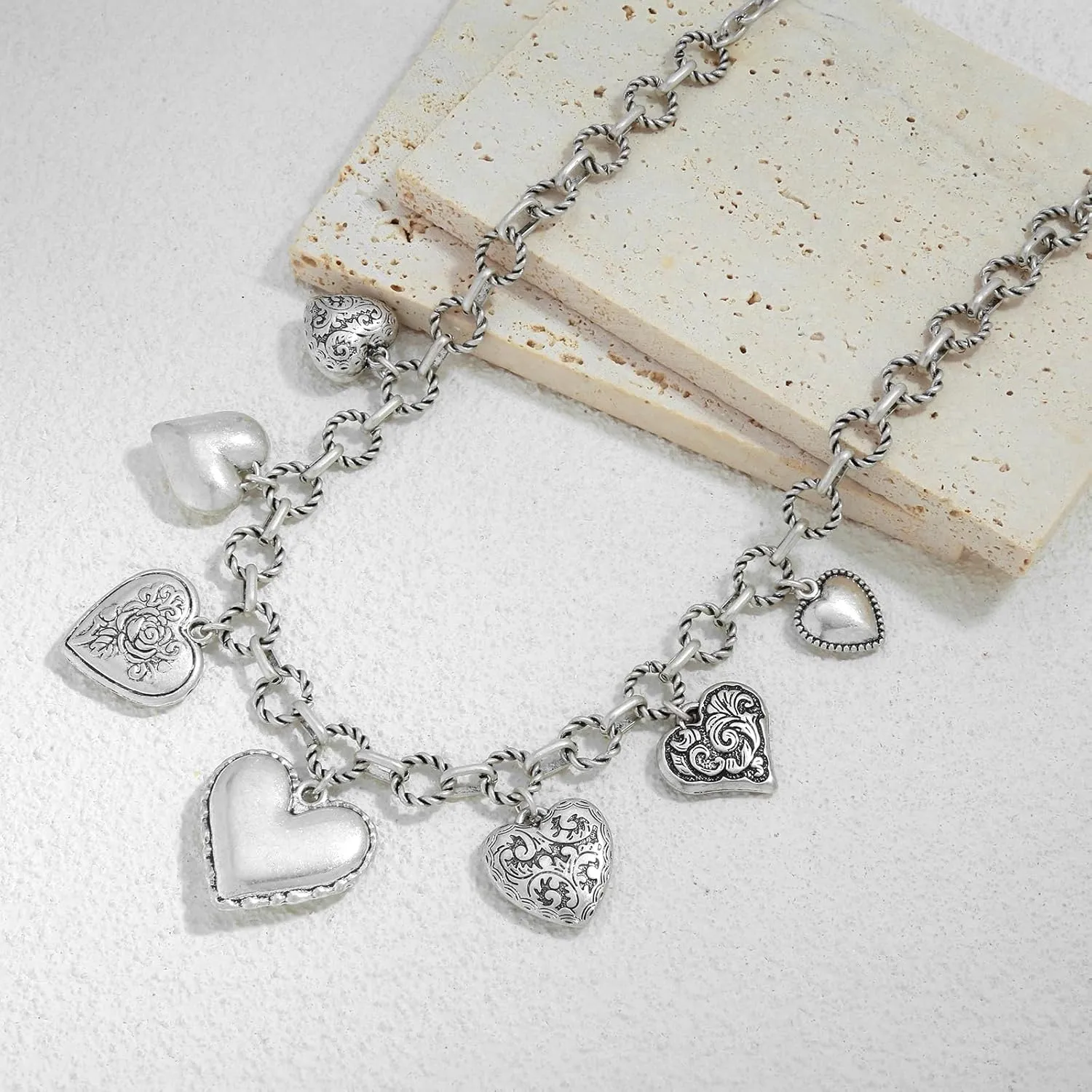 Vintage Heart Charm Necklaces for Women Matte Gold Charm Necklace Chunky Link Chain Necklace Fashion White Gold Heart Necklaces