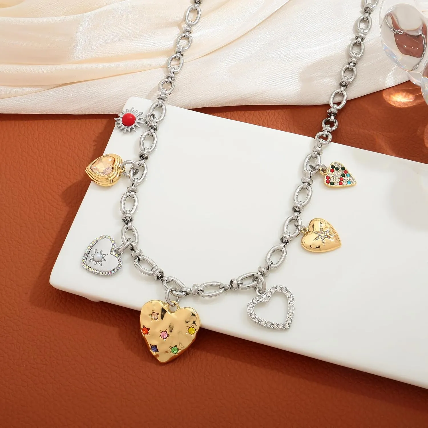 Vintage Heart Charm Necklaces for Women Matte Gold Charm Necklace Chunky Link Chain Necklace Fashion White Gold Heart Necklaces