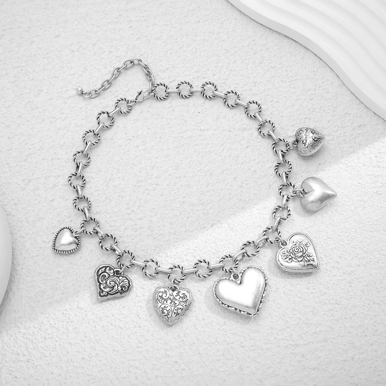 Vintage Heart Charm Necklaces for Women Matte Gold Charm Necklace Chunky Link Chain Necklace Fashion White Gold Heart Necklaces